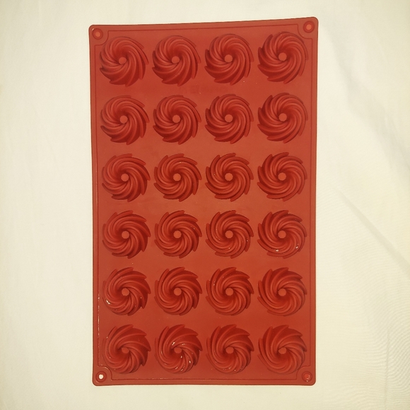 Premium 24-Piece Silicone Chocolate Mold Set: Elevate Your Confections! - Picture 1 of 3